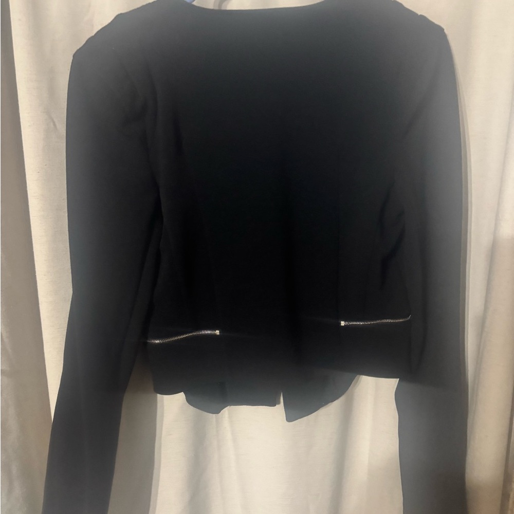 Black Cropped Blazer with Tailored Fit